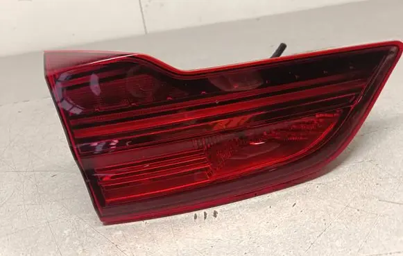Tailgate rear/tail lights