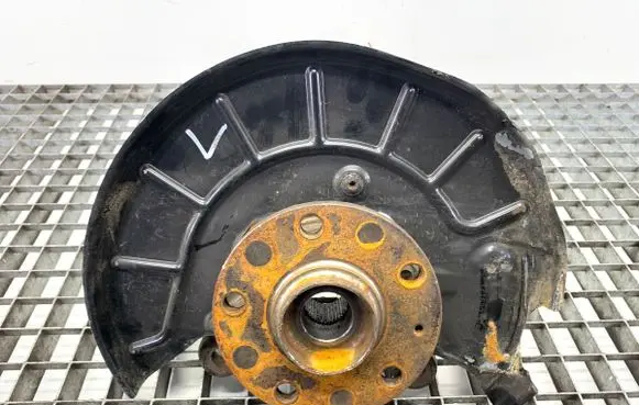 Volkswagen Touran I Front wheel hub spindle knuckle