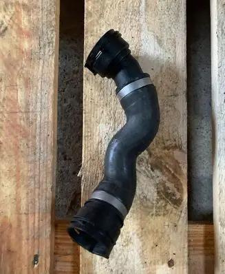 BMW 5 F10 F11 Engine coolant pipe/hose 8511928