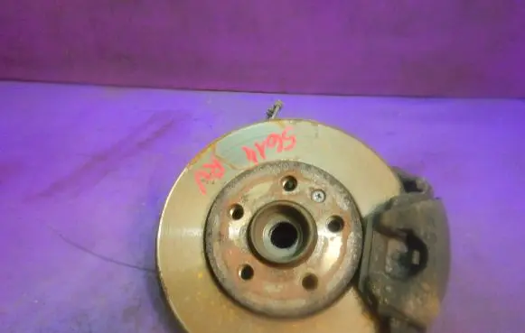 Skoda Octavia Mk1 (1U) Front wheel hub spindle knuckle