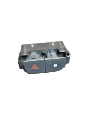 Renault Trafic III (X82) Hazard light switch E3160101