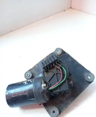 Mitsubishi Carisma Wiper motor 0390241114