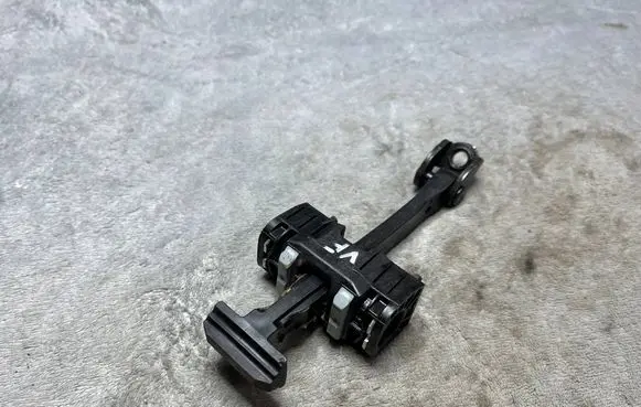 Peugeot 508 RXH Rear glass lock/latch C772 9686658480