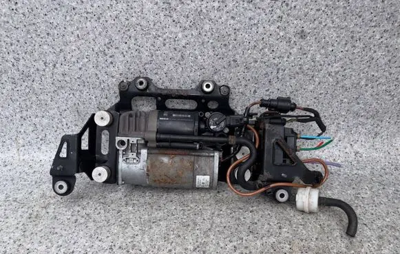 Audi A8 S8 D4 4H Air suspension compressor/pump 4H0616005D