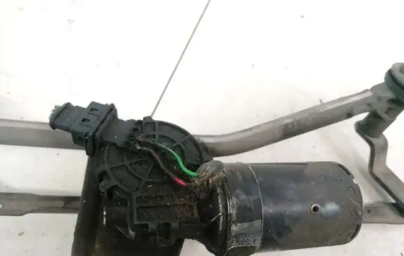Peugeot 206 Wiper motor 0390241360