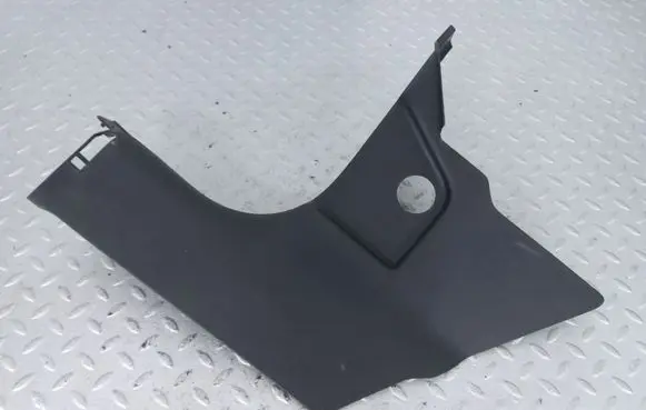 Ford Mustang VI Foot area side trim FR3B6302349AGW