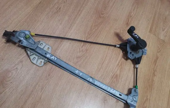Renault Espace II Rear door manual window regulator 