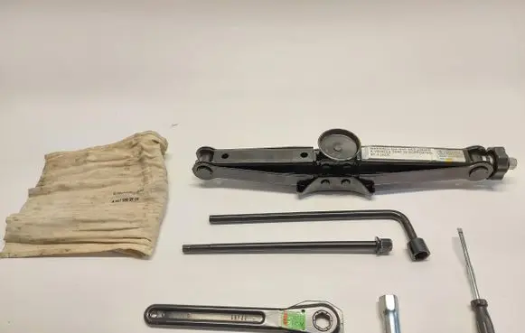 Mercedes-Benz Vito Viano W447 Spare wheel section trim A4475800900JLK01