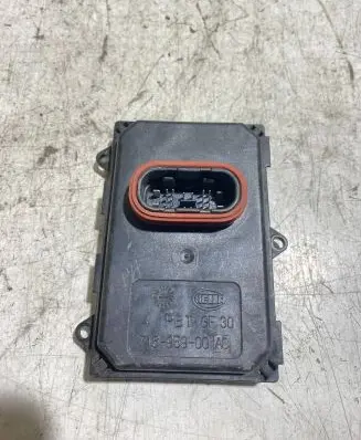 Volkswagen Touareg II Headlight ballast module Xenon 8U0941329