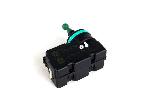 Headlight level adjustment motor