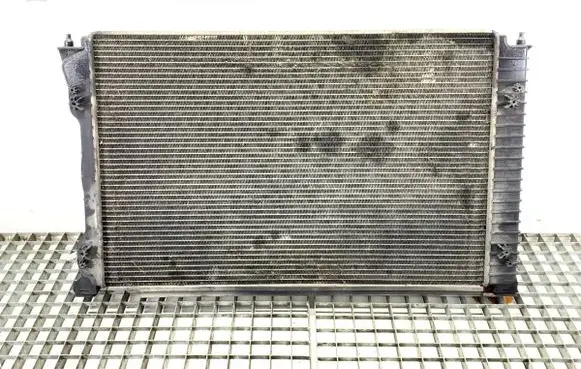 Audi A6 S6 C6 4F Coolant radiator