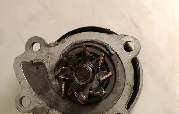 Renault Scenic III - Grand scenic III Water pump 