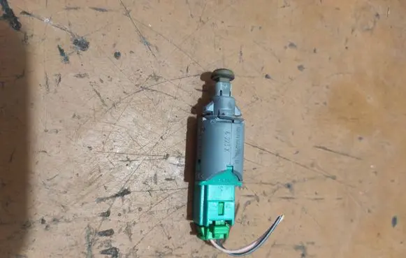 Renault Megane II Clutch pedal sensor 8200168240B 6223K