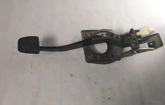 Toyota Avensis T250 Brake pedal 16093A01
