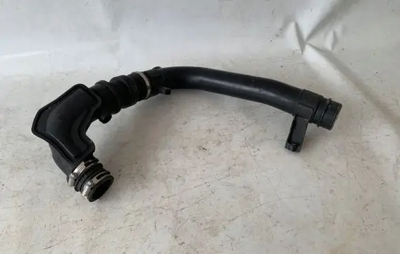 Ford Fiesta Air intake hose/pipe CV616C784AE