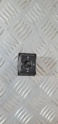 Isuzu D-Max Wing mirror switch
