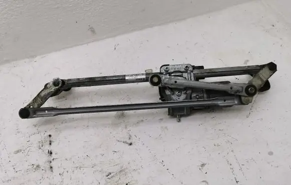 Skoda Octavia Mk2 (1Z) Front wiper linkage 