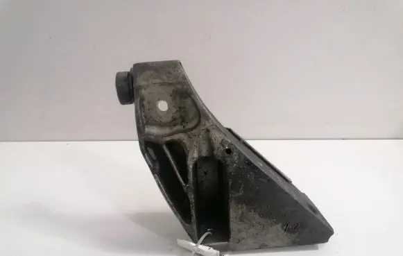 BMW X5 E70 Engine mounting bracket 6772880