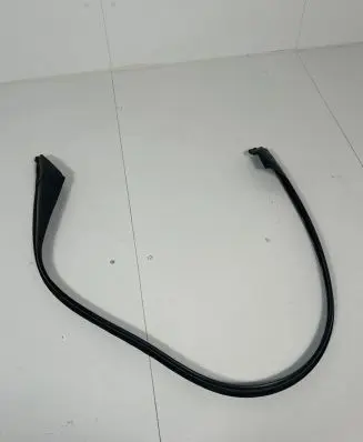 BMW 5 F10 F11 Rubber seal front coupe door 7182285