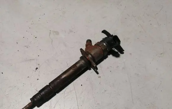 Fuel injector