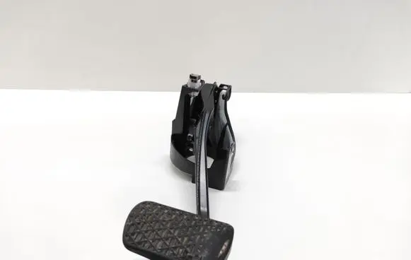 Mercedes-Benz E W212 Brake pedal A2042902001