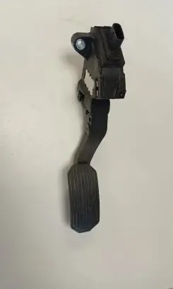 Toyota Sienna XL30 III Accelerator throttle pedal 781100E010 15164B1C