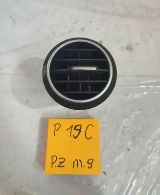 Audi A3 S3 8P Dashboard side air vent grill/cover trim 8P0820901A