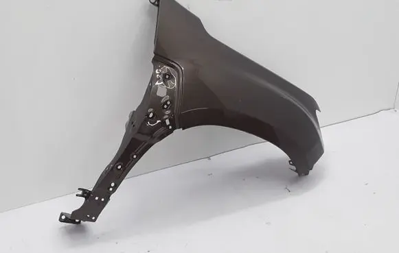 Dacia Duster II Fender 631006076R