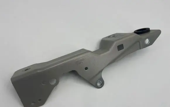 Volvo XC40 Fender mounting bracket 32277537 24W25 31439663