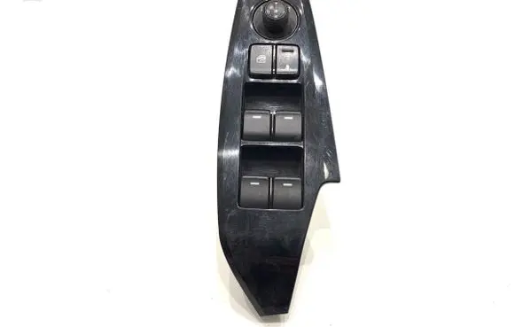 Mazda 3 II Electric window control switch BMN666350