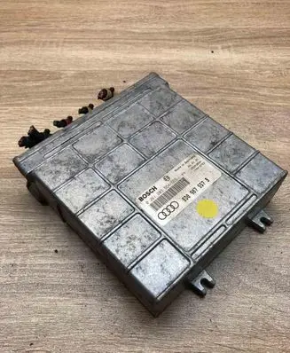Audi A4 S4 B5 8D Engine control unit/module ECU 8D0907557B 0261203554 WITHPLUGMAIN