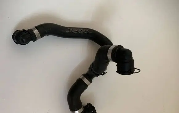Mercedes-Benz GLC X253 C253 Engine coolant pipe/hose A2535018382