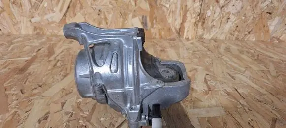 Porsche Cayenne (9Y0 9Y3) Engine mount bracket 4m0199256bp