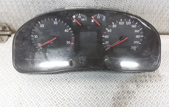 Volkswagen PASSAT B5 Speedometer (instrument cluster) 88311245