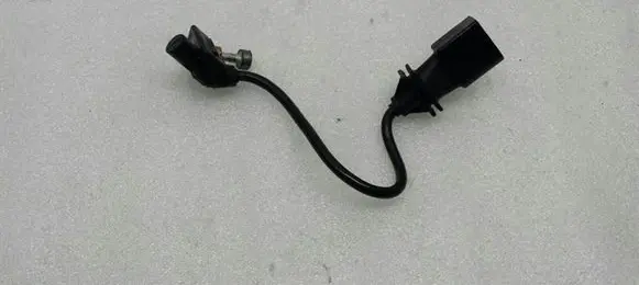 BMW 7 E65 E66 Crankshaft position sensor 0281002