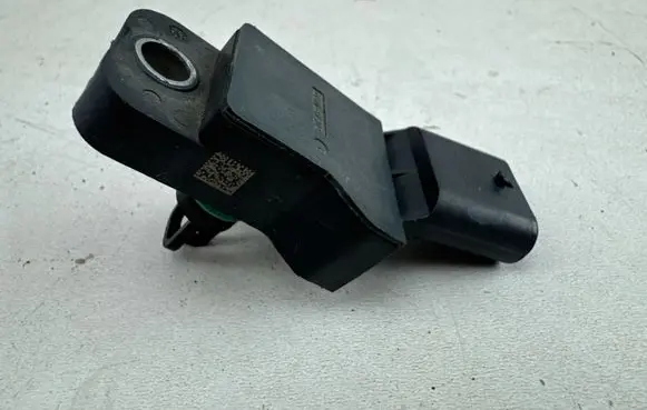 Audi A4 S4 B9 Air pressure sensor 06L906051C