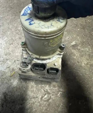Volkswagen Polo IV 9N3 Power steering pump 3q0423371A