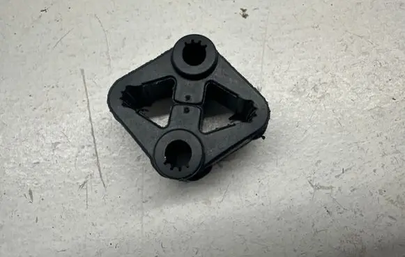 BMW X1 U11 Muffler mount bracket/holder 7616850