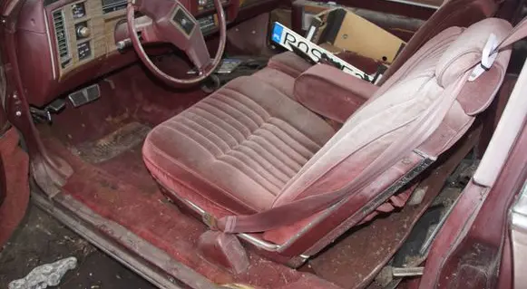 Cadillac DeVille Front double seat 