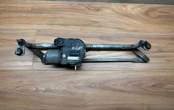 Skoda Octavia Mk2 (1Z) Front wiper linkage and motor 1Z1955119C M0022 SW06010390