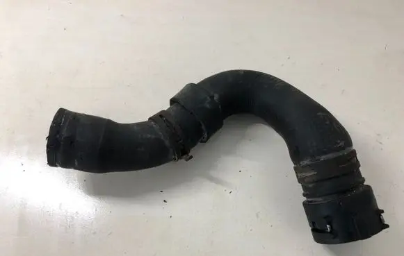 Volkswagen Transporter - Caravelle T5 Engine coolant pipe/hose 7H0122101E