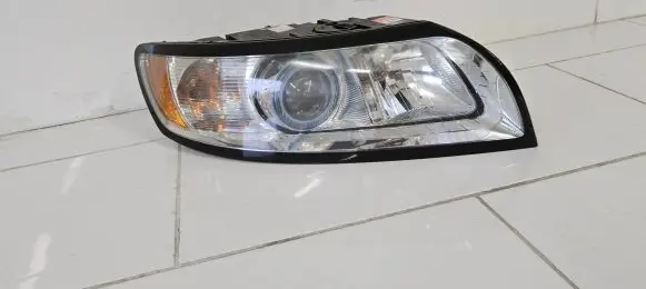 Volvo V50 Headlight/headlamp 31265699 0301237272 LE06A6152X