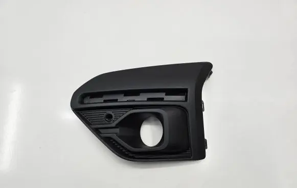 Dacia Sandero III Front bumper lower grill EAB-M261A33