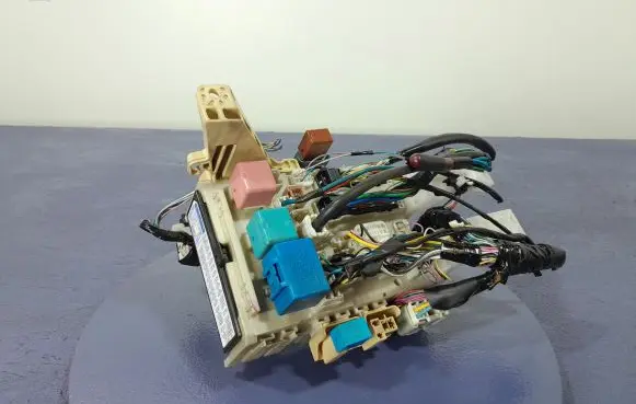 Toyota Yaris Fuse box set 82730-52341