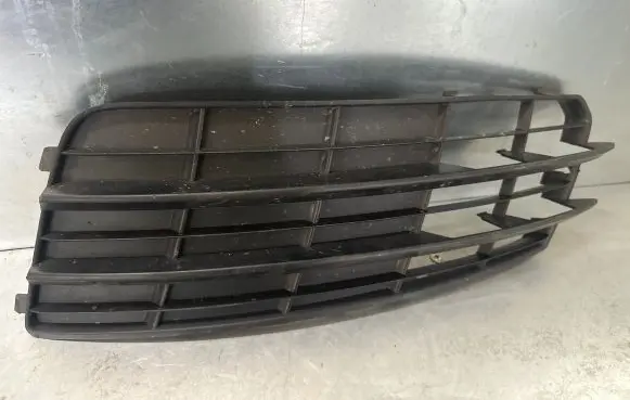 Audi A7 S7 4G Front fog light trim/grill 4G8807681