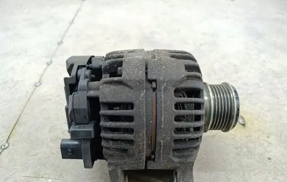 Volkswagen Transporter - Caravelle T5 Generator/alternator 