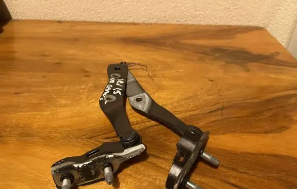 Honda CR-V Tailgate/trunk/boot hinge 19110X