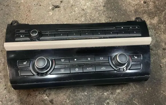 BMW 5 F10 F11 Climate control unit 9263757 0000687089 900252780017