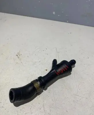 Audi A4 S4 B5 8D Vacuum valve 058133753B
