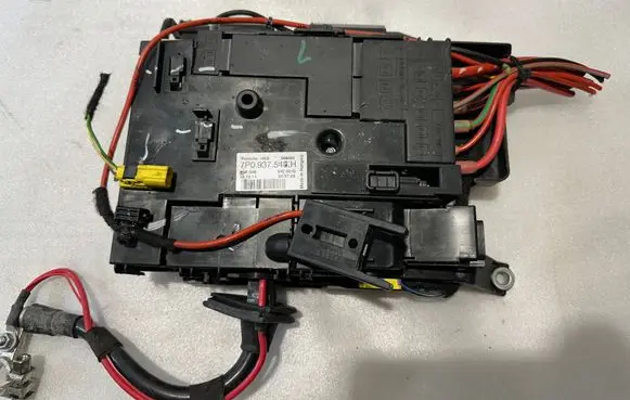 Porsche Cayenne (92A) Fuse module 7P0937548H 7P0937548